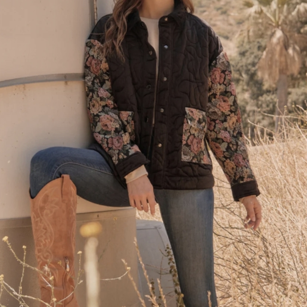 Jodifl NWT Quilted Jacket With Floral Sleeves and Front Pockets Small - Picture 2 of 10